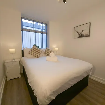 Plenty Of Parking Available; 3 Bedroom Apartment By Property Promise Cardiff Extérieur photo